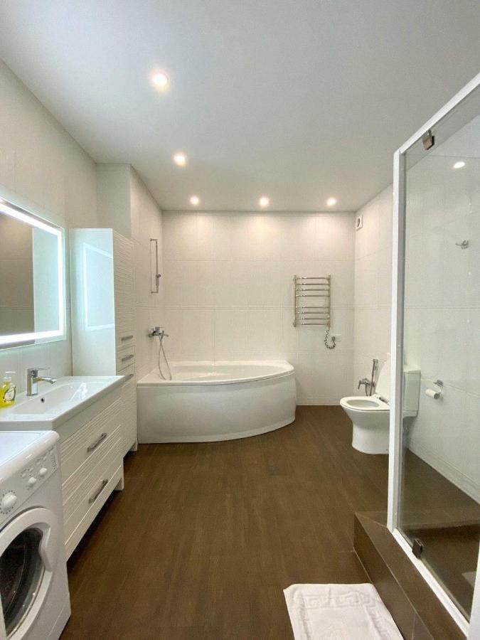 Gagarin Plaza Stylish Apartment Одесса Экстерьер фото