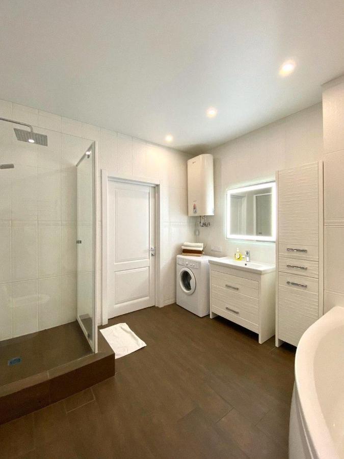 Gagarin Plaza Stylish Apartment Одесса Экстерьер фото