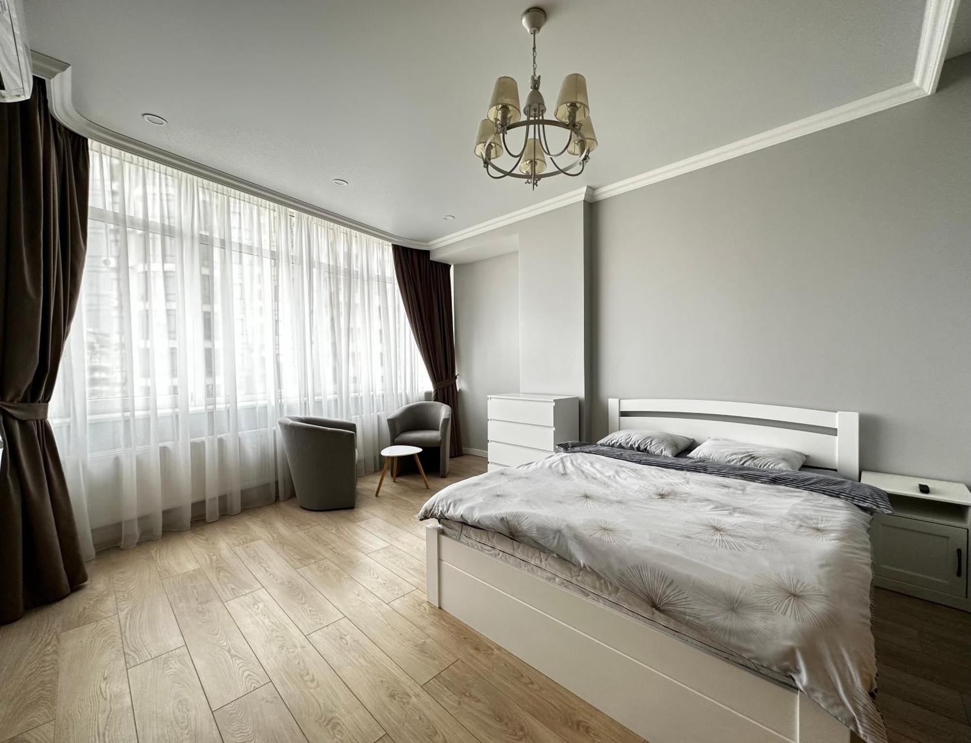 Gagarin Plaza Stylish Apartment Одесса Экстерьер фото