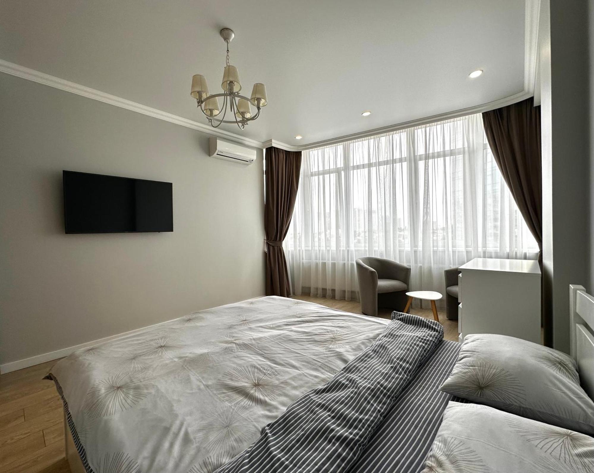 Gagarin Plaza Stylish Apartment Одесса Экстерьер фото
